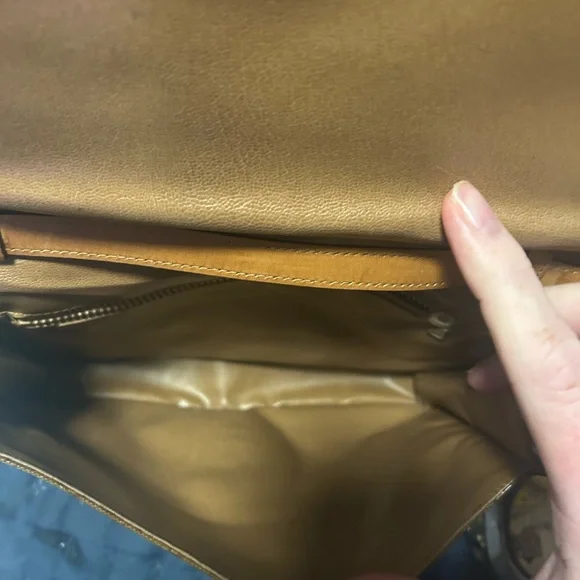 Celine Tan Leather Shoulder Bag - Picture 10 of 12